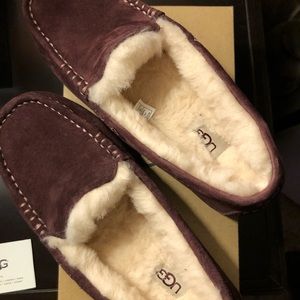 UGG slippers size 7 Ansley purple *super cute*